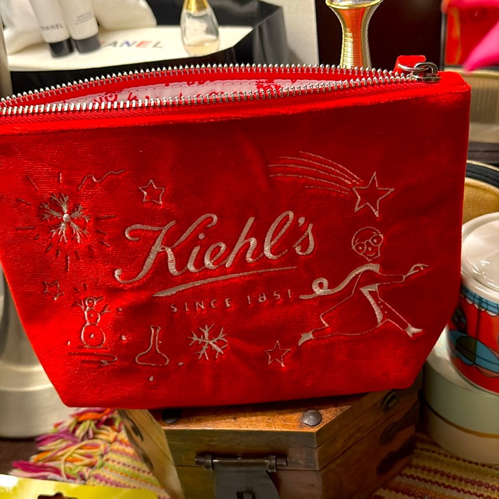 KIEHL’s Limited Ed. Make-Up Pouch + Facial Cleanser Sample NWOT